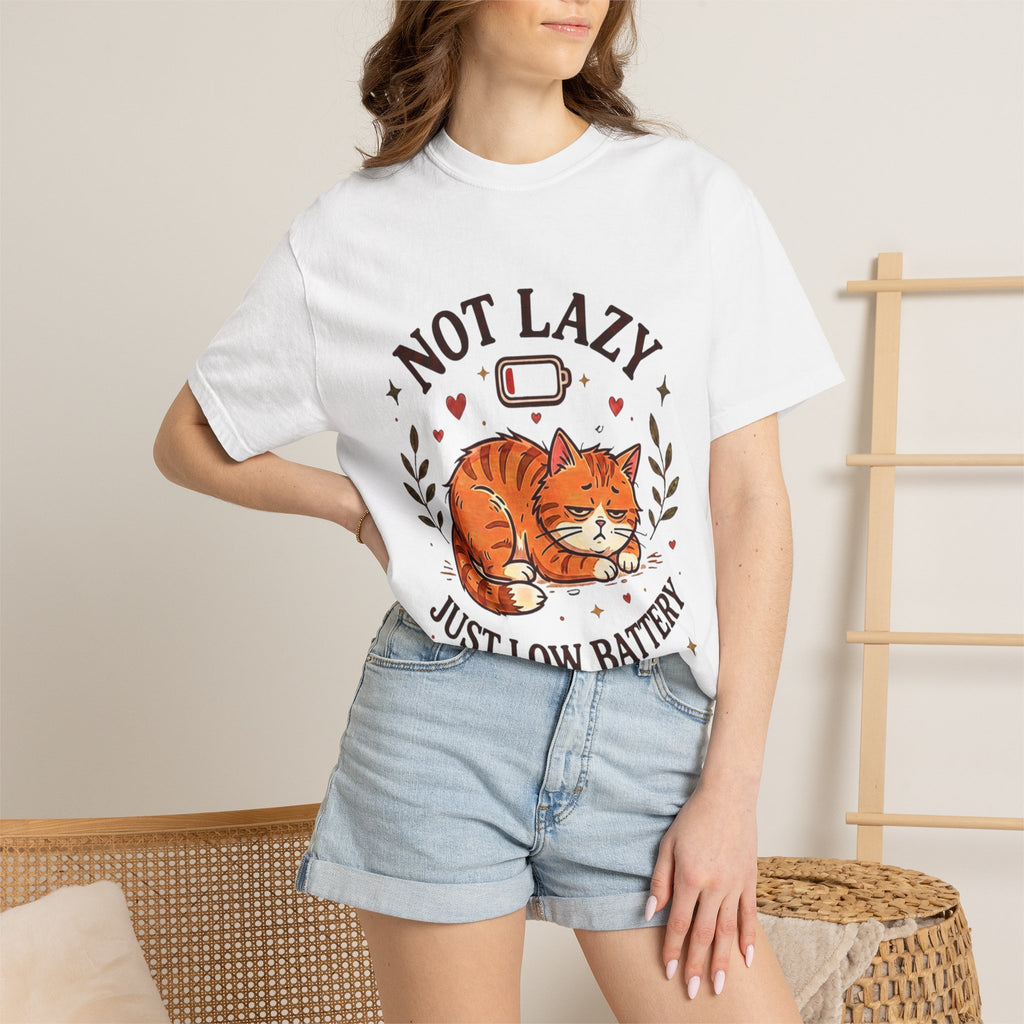 Not Lazy Just Low Battery Cat T-Shirt – Funny Tired Cat Tee